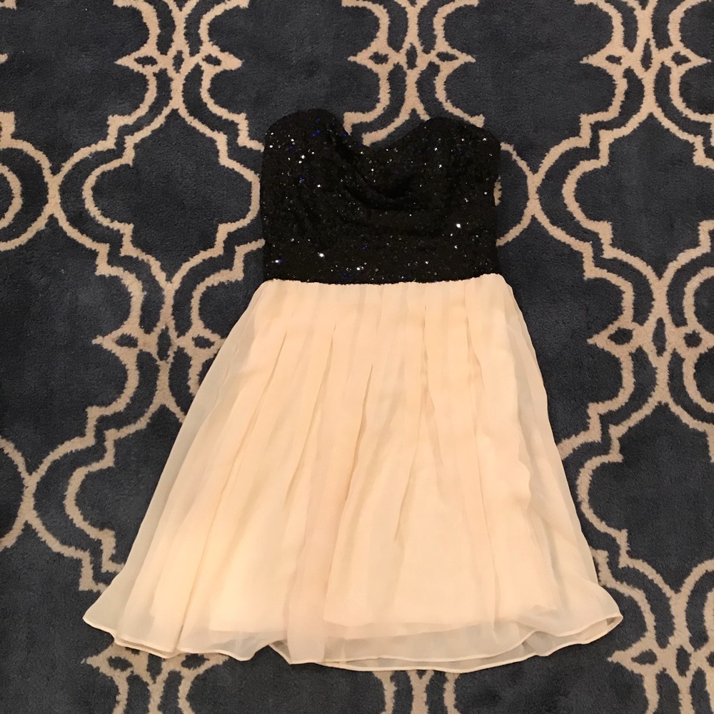 NWT TFNC London Party Dress